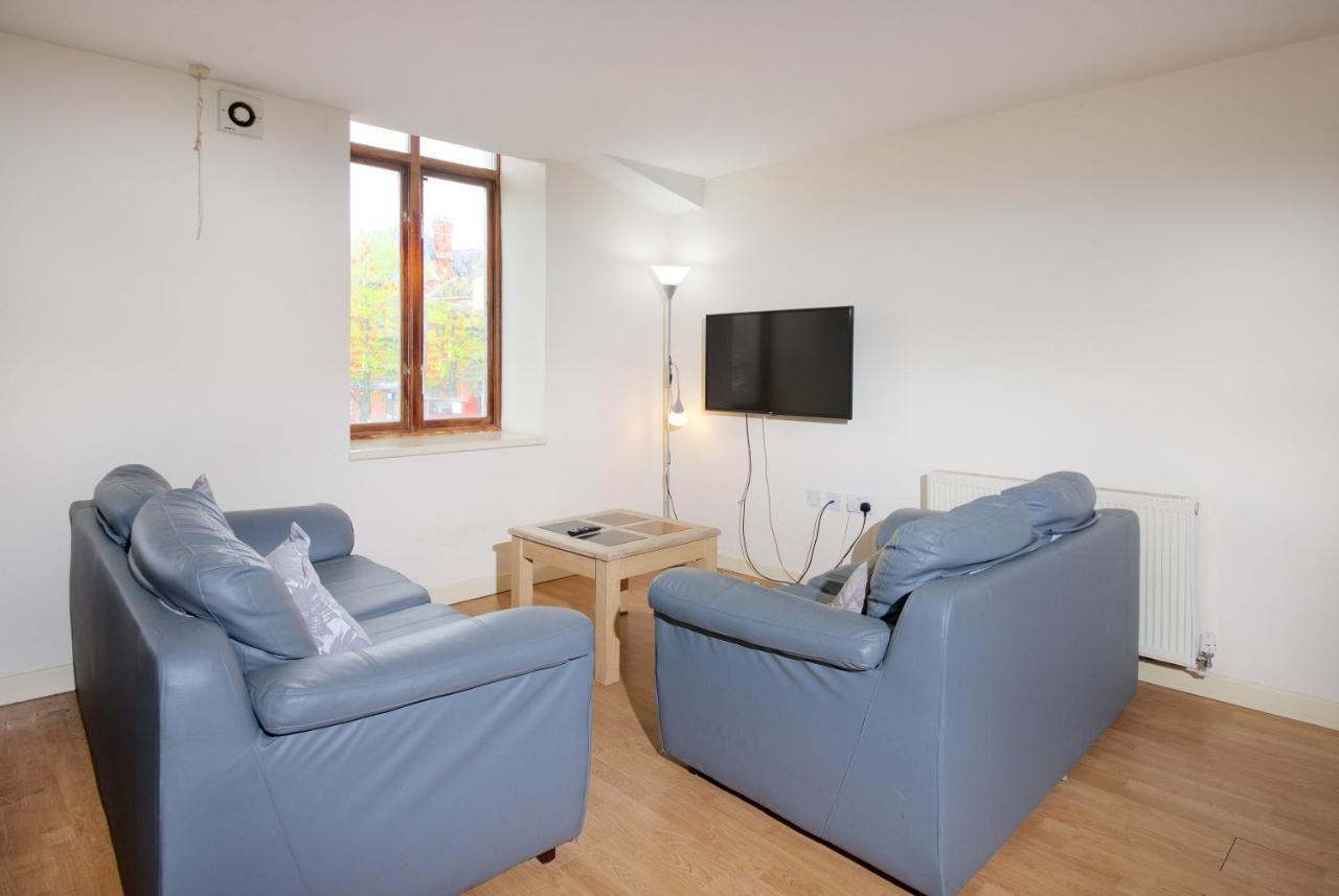 Liverpool City Centre Private Rooms Including Smart Tvs - With Shared Bathroom Exterior photo