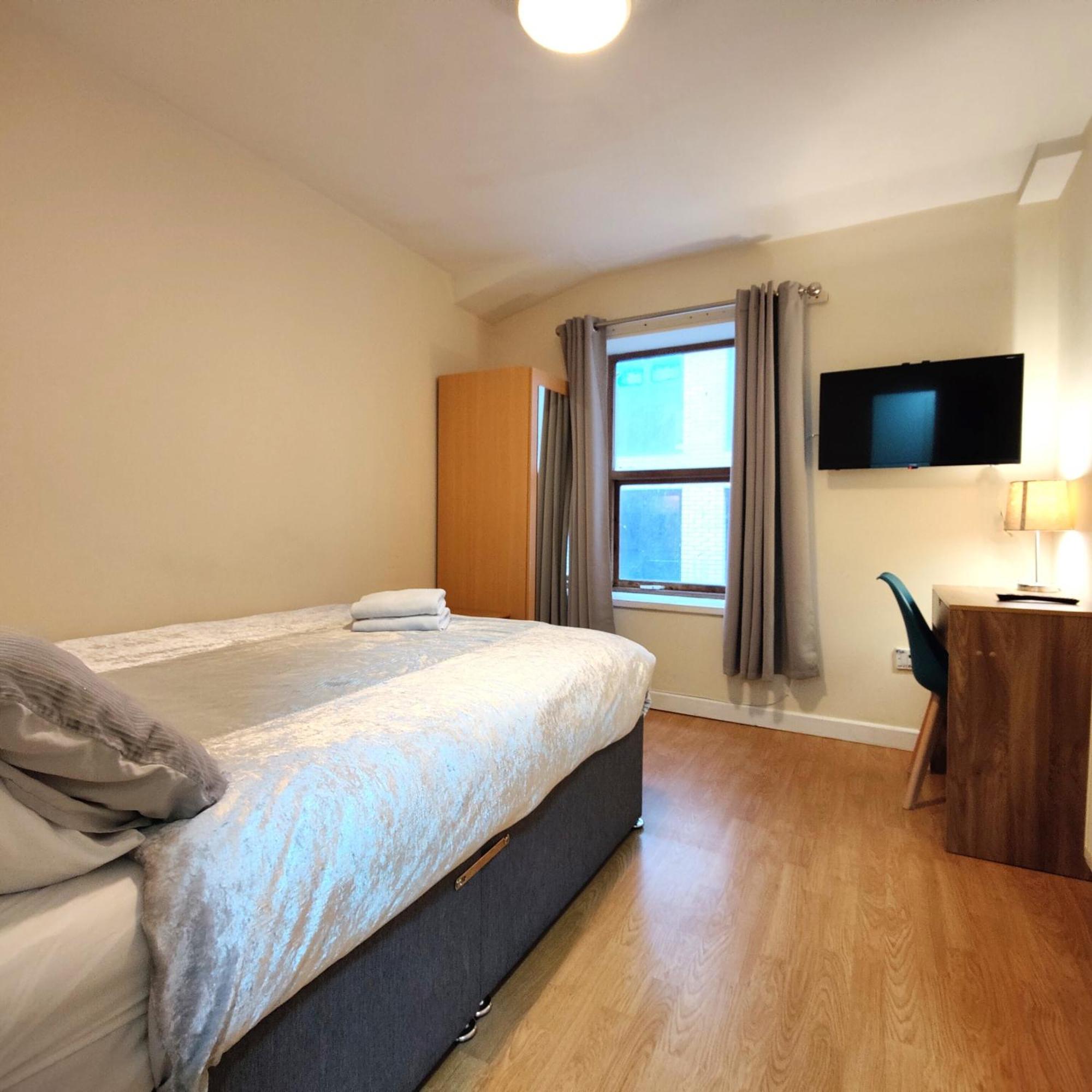 Liverpool City Centre Private Rooms Including Smart Tvs - With Shared Bathroom Room photo