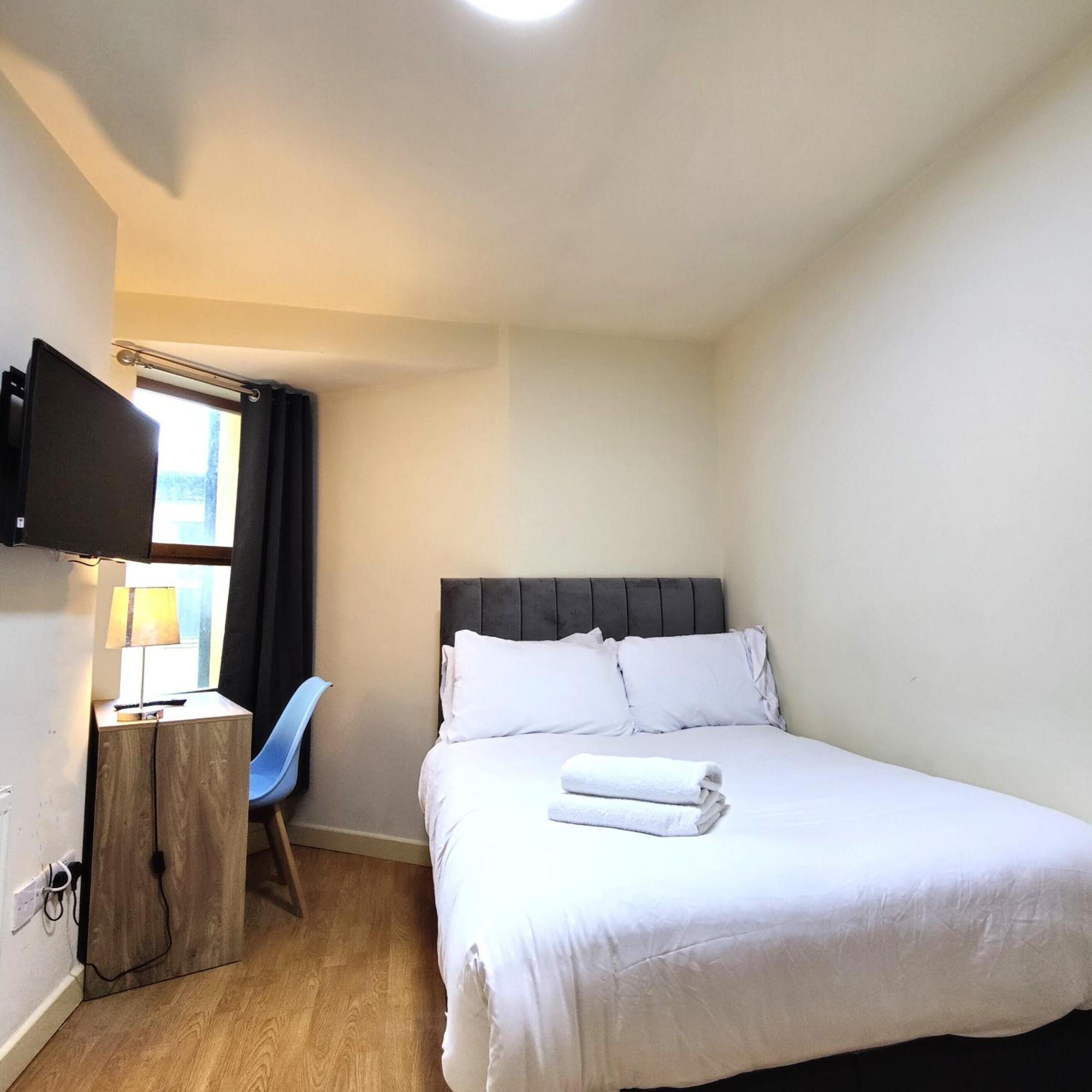 Liverpool City Centre Private Rooms Including Smart Tvs - With Shared Bathroom Exterior photo