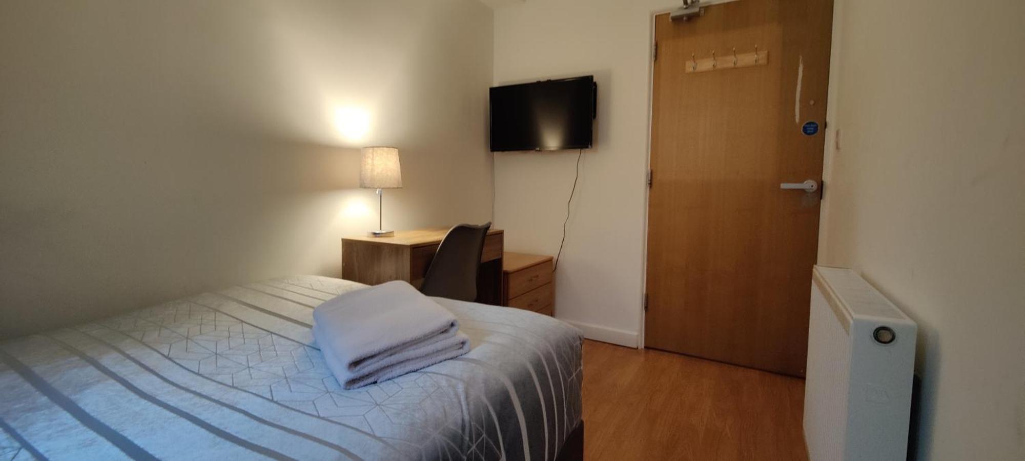 Liverpool City Centre Private Rooms Including Smart Tvs - With Shared Bathroom Room photo